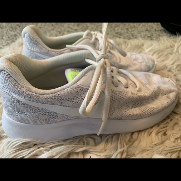 Nike running shoes - Picture 4 of 5